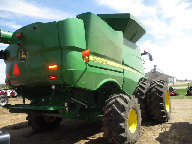 2019 John Deere S780 Combine