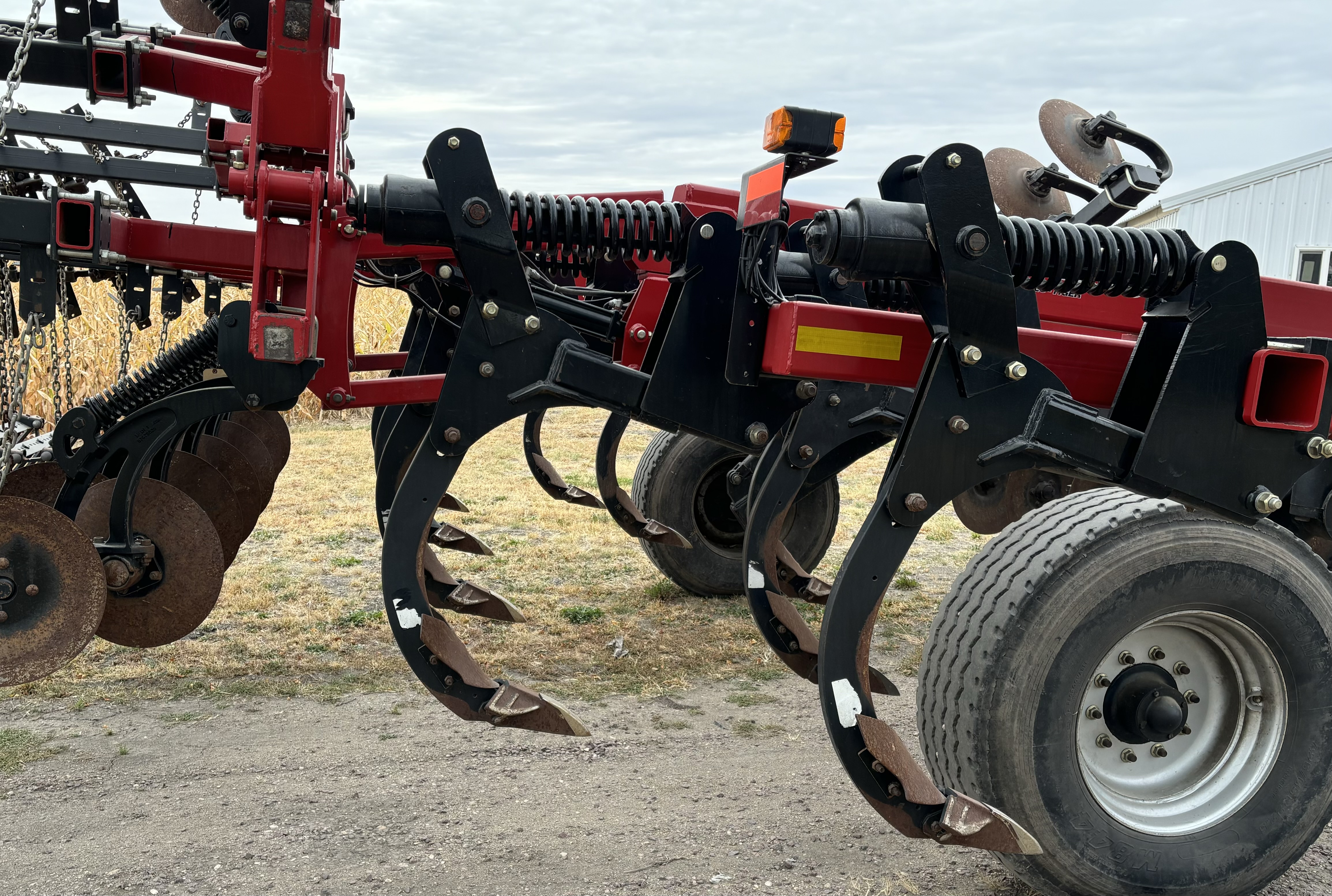 2010 Case IH Case IH 870 9 shank disk ripper Deep Tillage