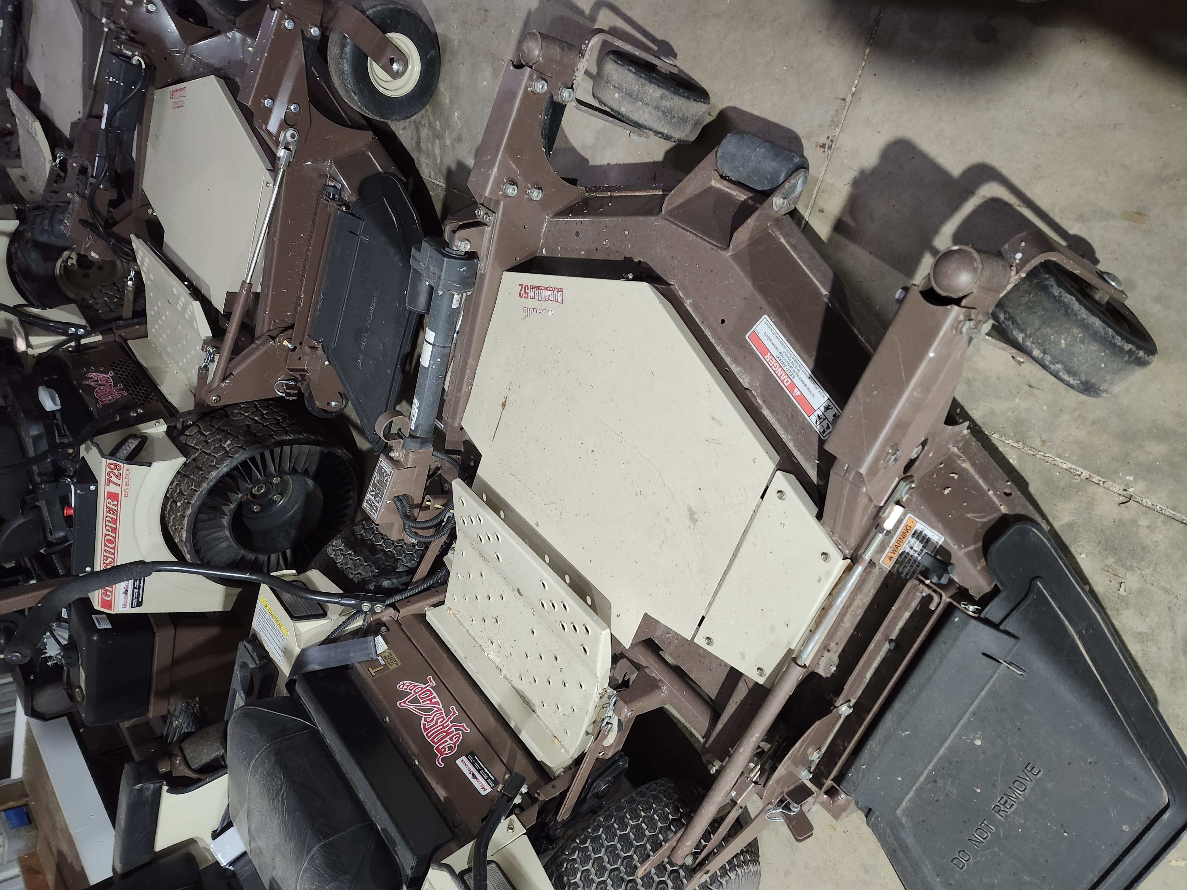 2011 Grasshopper 620T 52" front mount side discharge Mower/Zero Turn