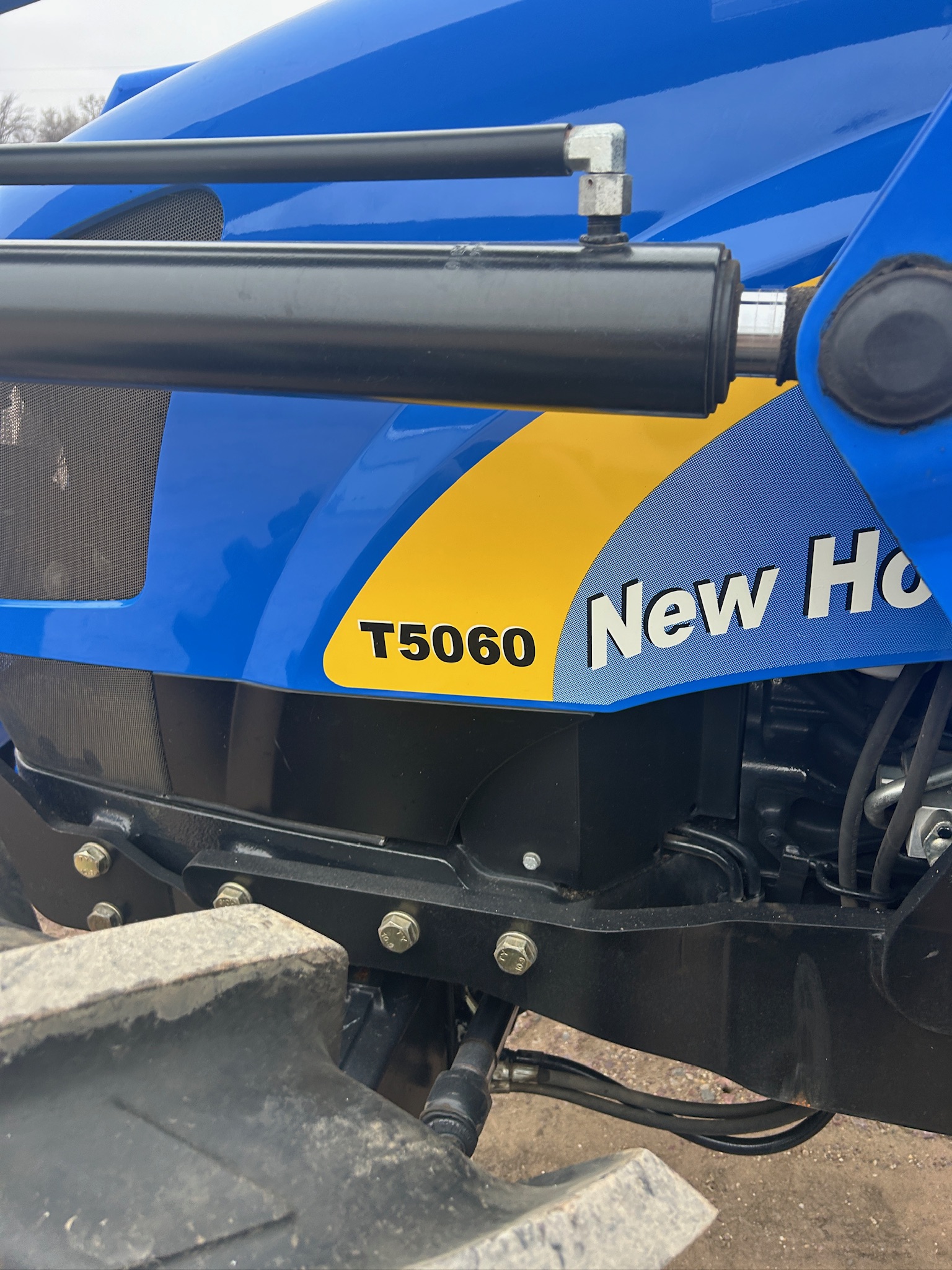 2009 New Holland T5060 Tractor