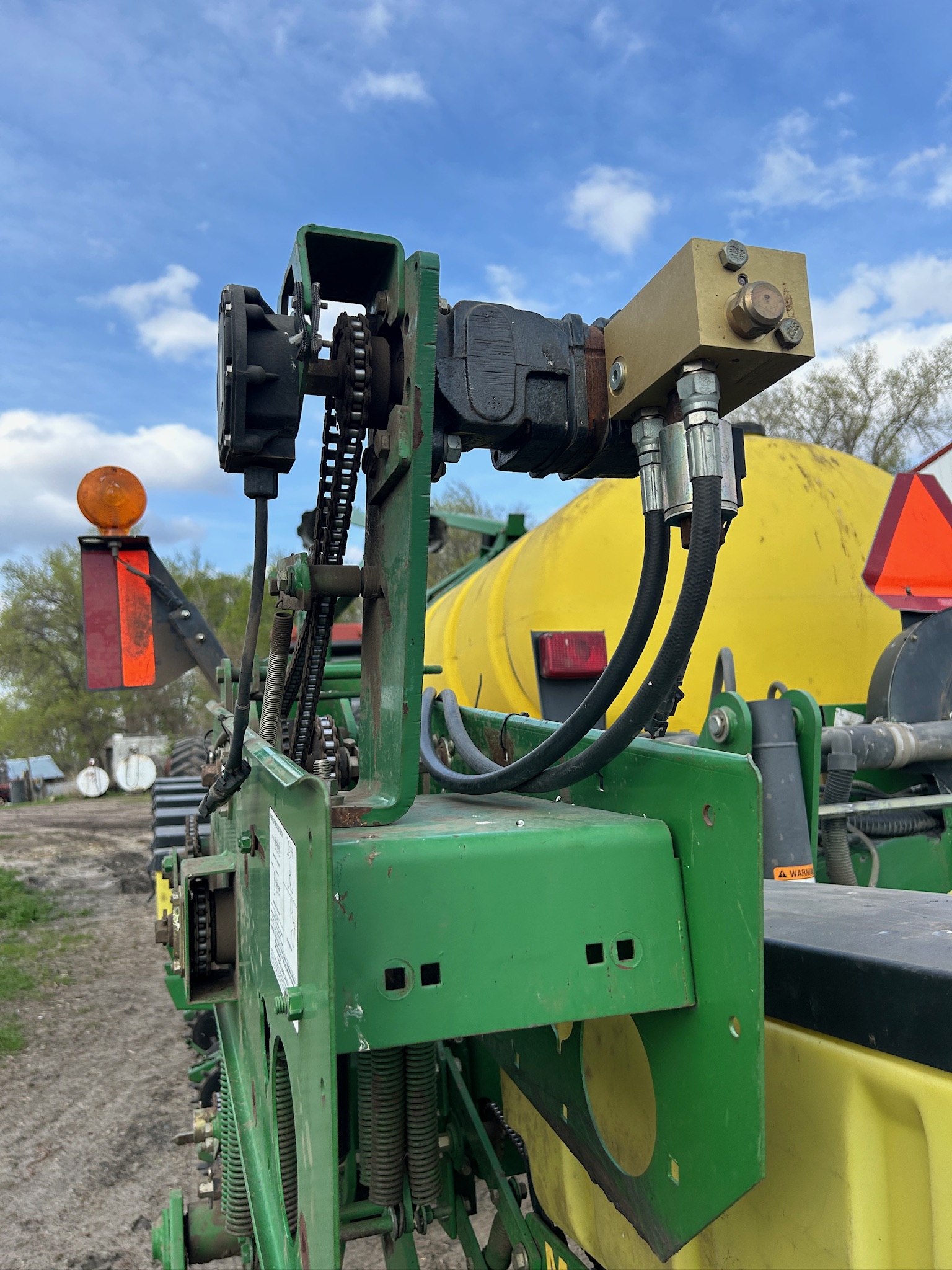 2002 John Deere 1770NT 16R30 w/Liq Planter