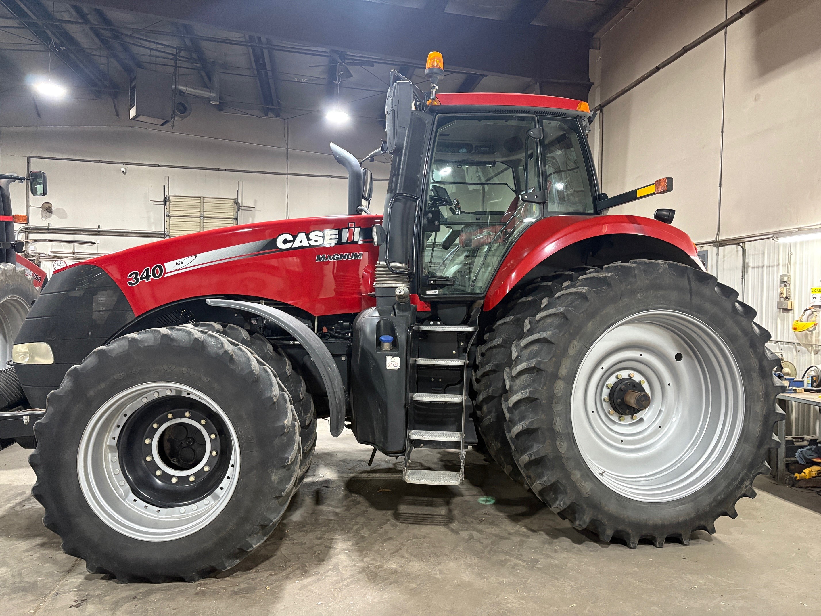 2014 Case IH Magnum 340 Tractor