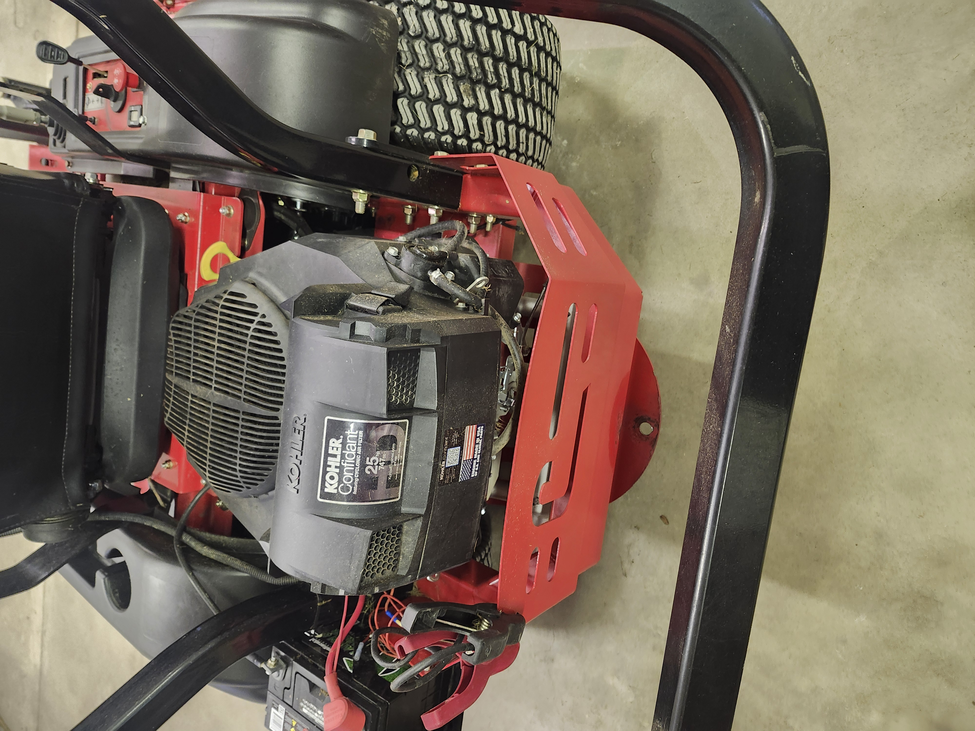 2023 Country Clipper Challenger d515 Mower/Zero Turn