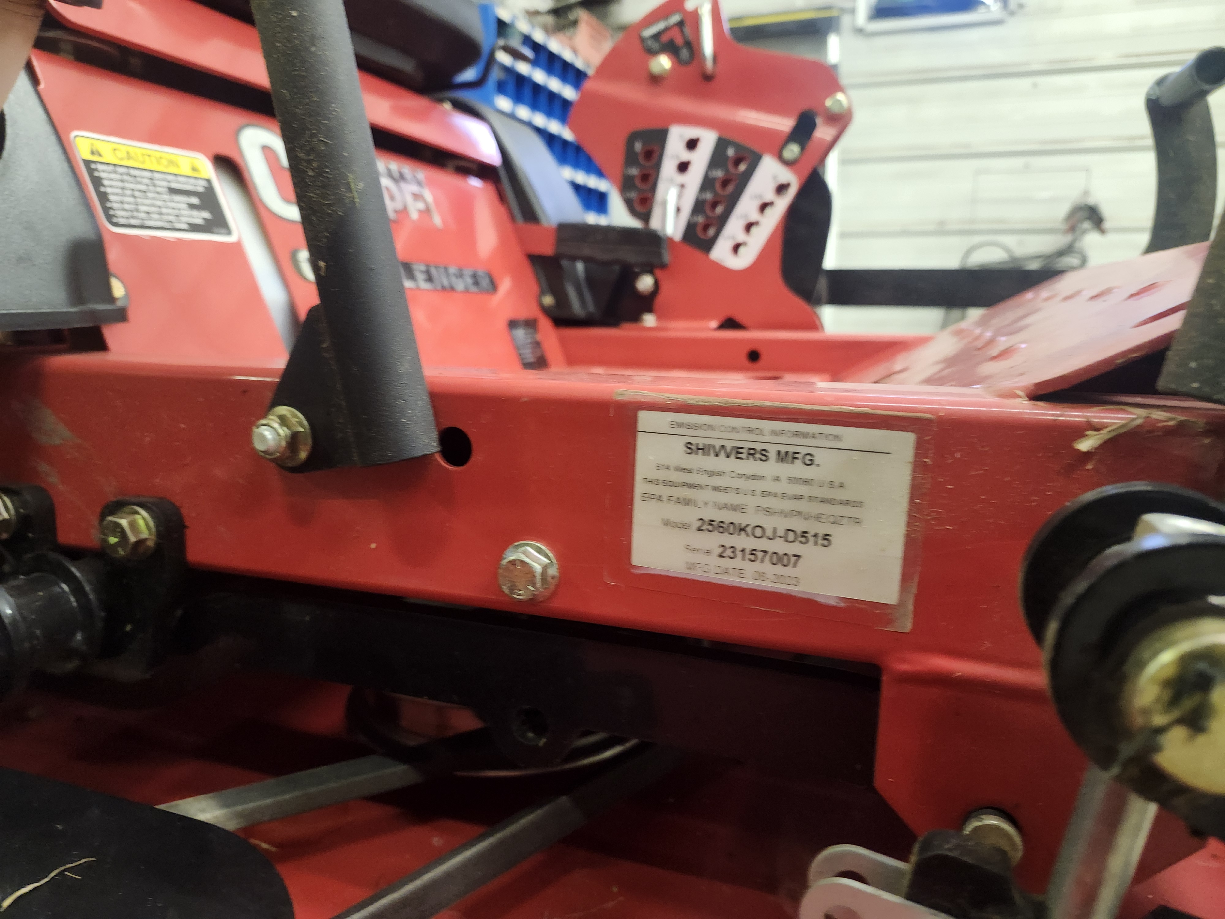 2023 Country Clipper Challenger d515 Mower/Zero Turn