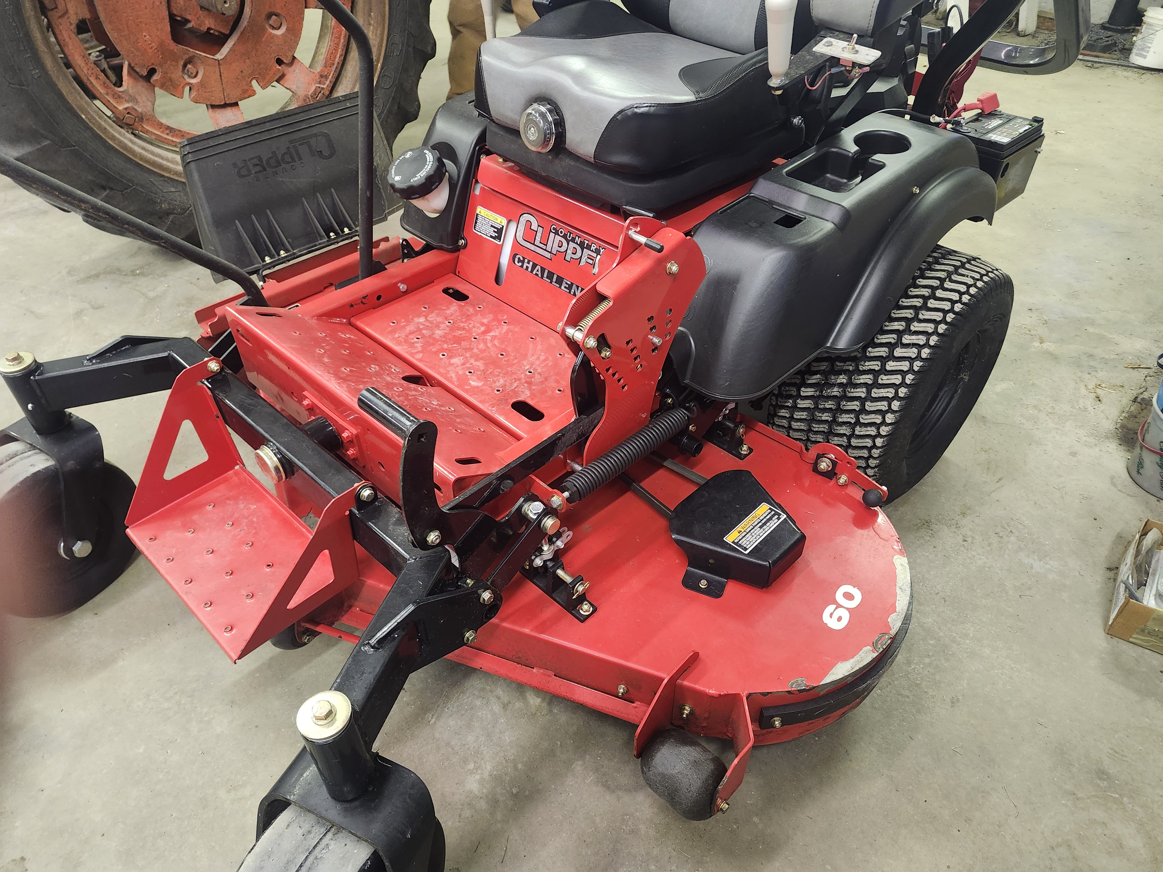 2023 Country Clipper Challenger d515 Mower/Zero Turn
