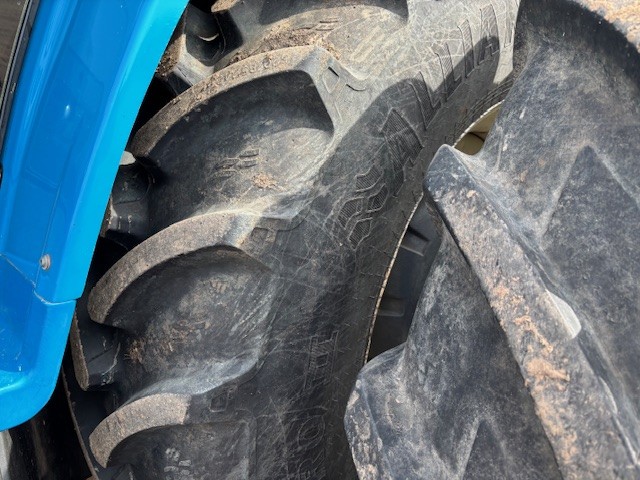 1996 New Holland 8870 Tractor