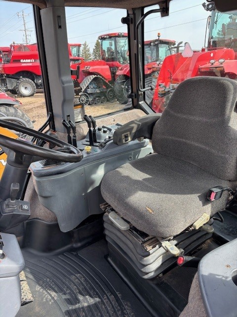 1996 New Holland 8870 Tractor