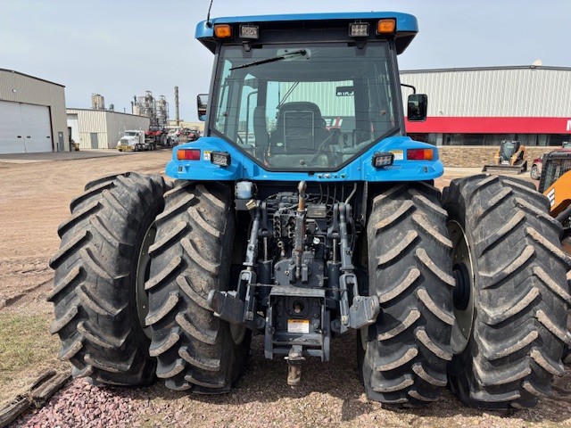1996 New Holland 8870 Tractor