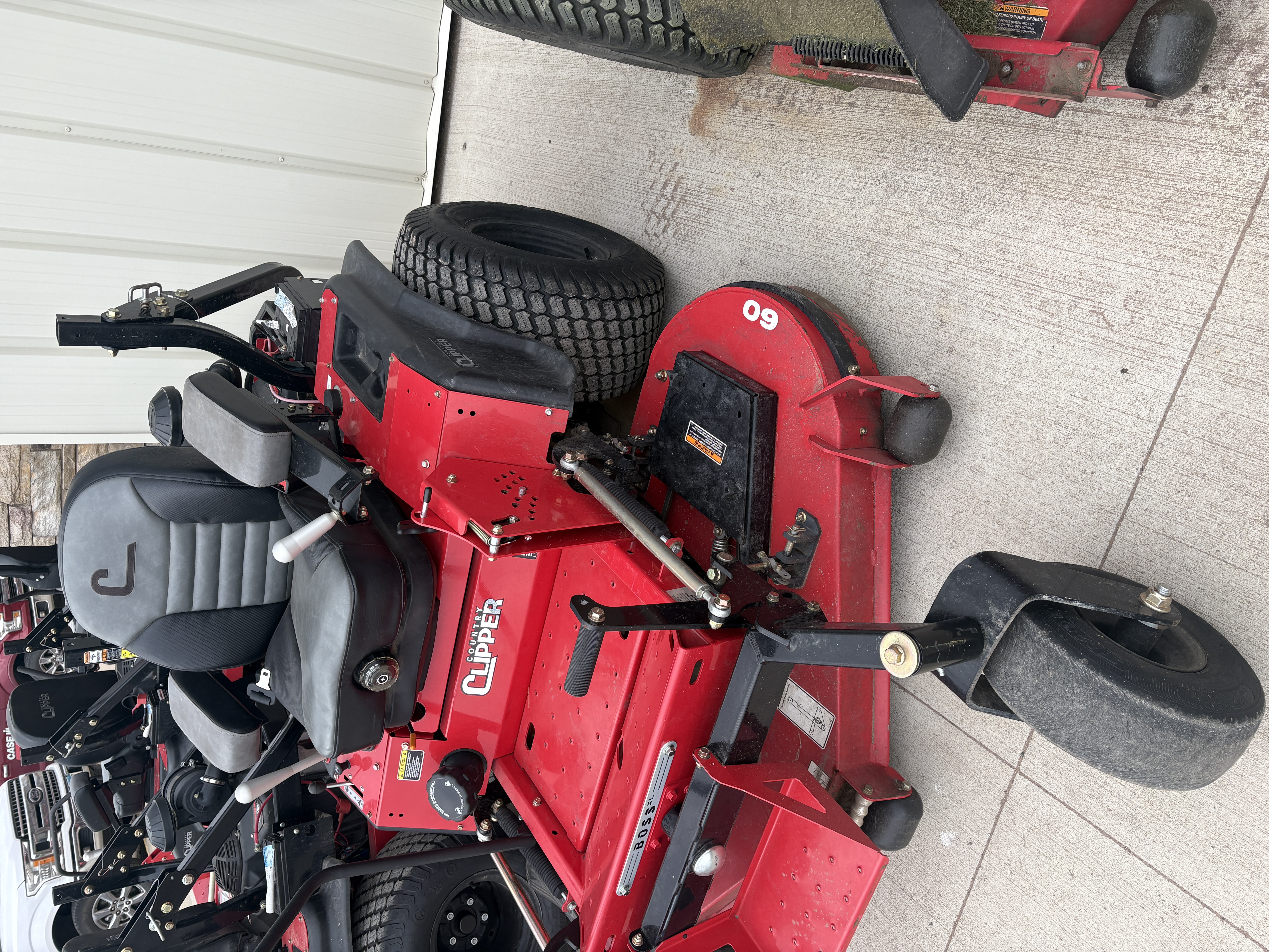 2024 Country Clipper 3160 KAJ-9010 Mower Mower/Zero Turn