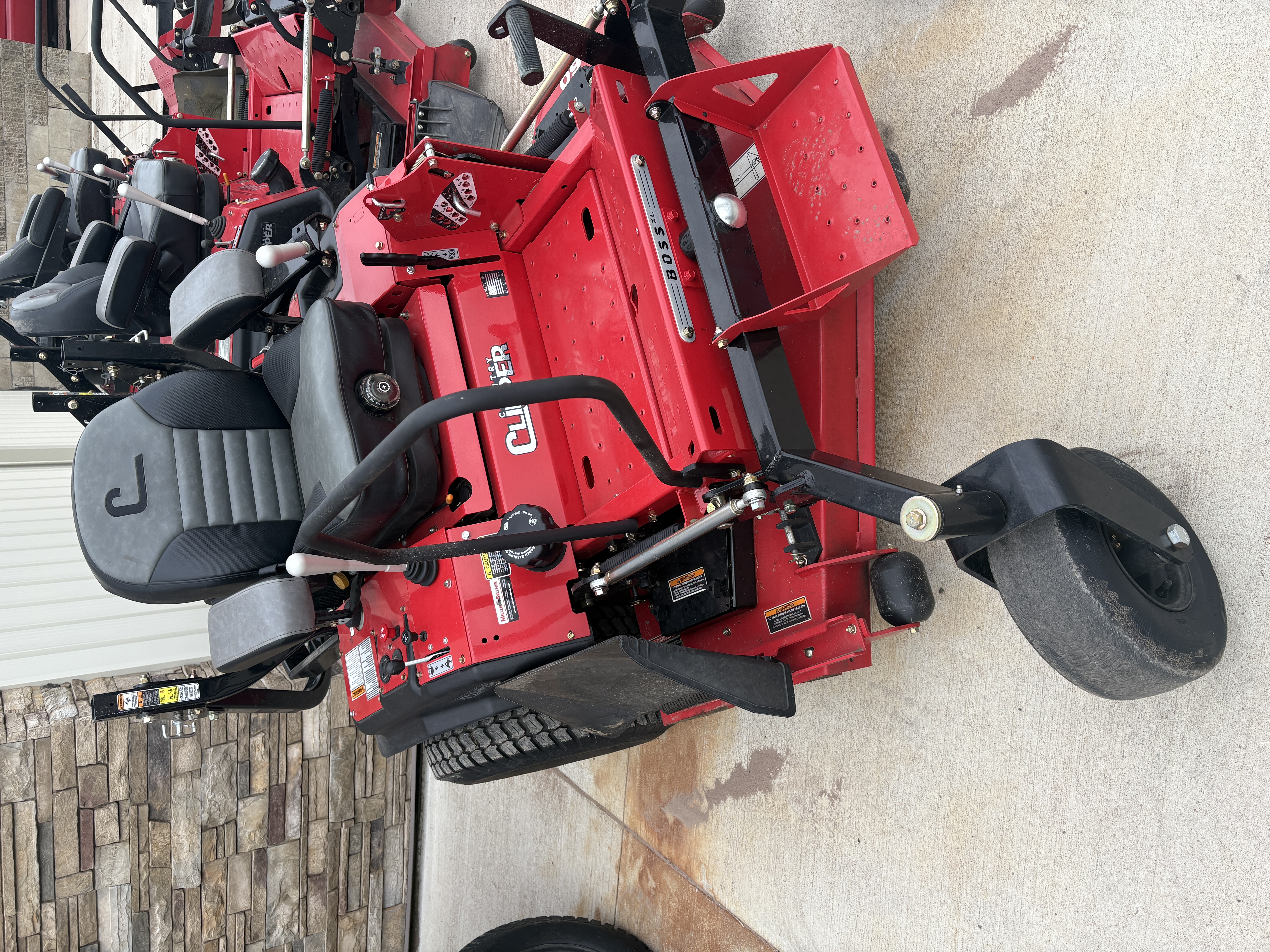 2024 Country Clipper 3560KAJ-9010 Boss Mower/Zero Turn