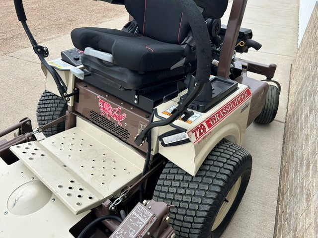 2022 Grasshopper 729BT Big Block-61" Rear Discharge Deck Mower/Zero Turn