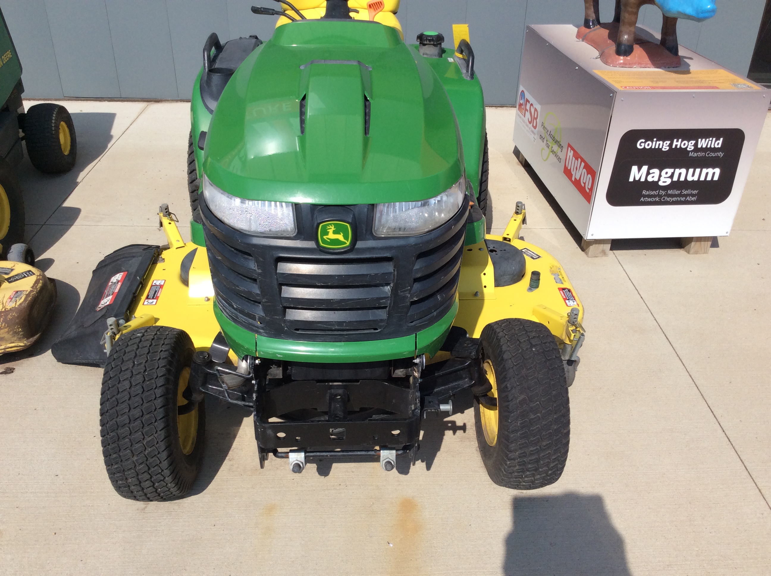 2014 John Deere X754 Mower/Riding