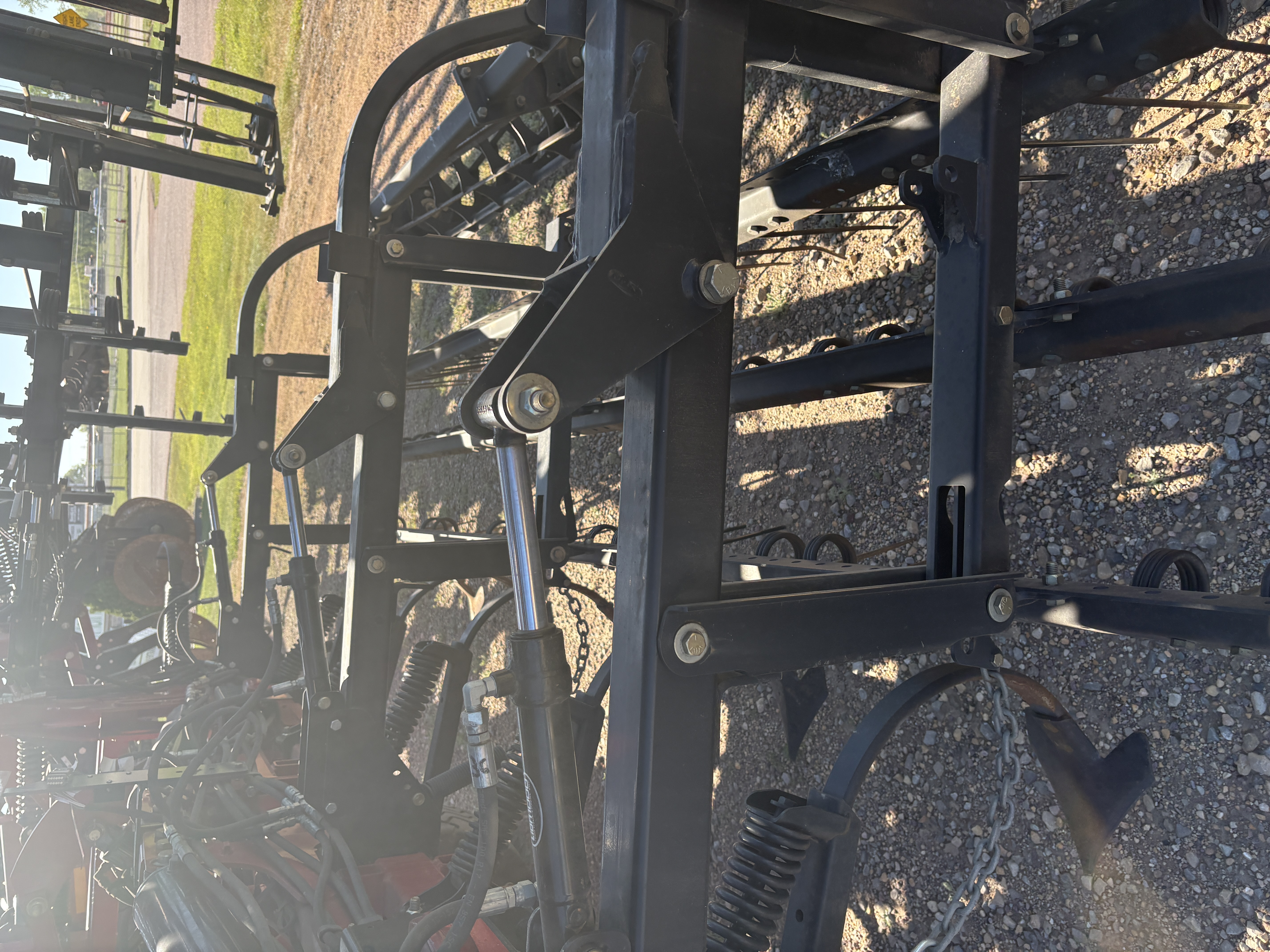 2018 Case IH TIGER-MATE 255:-11.0 FOOT MF:-CONSTNT:-Double Fold Field Cultivator