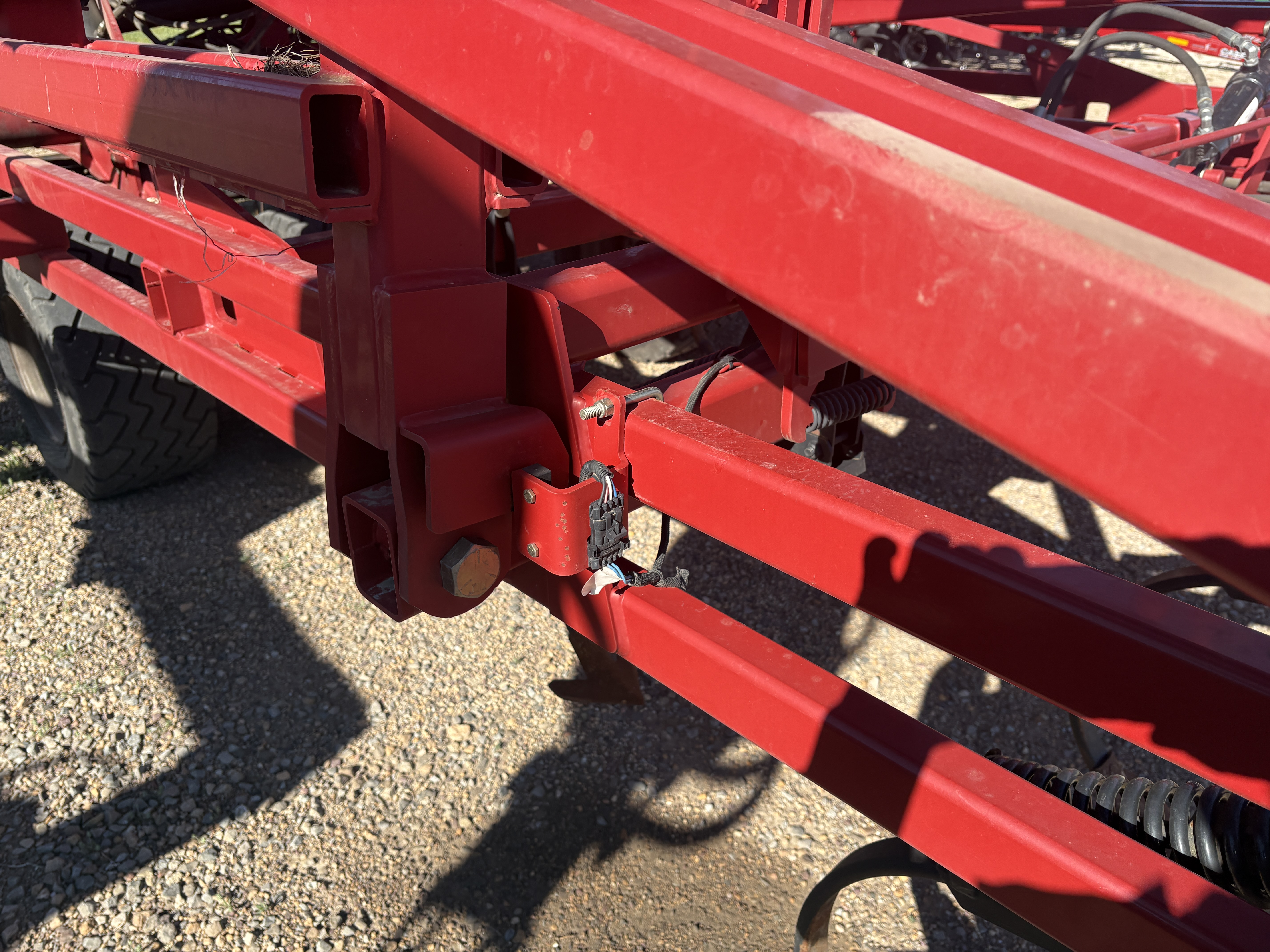 2018 Case IH TIGER-MATE 255:-11.0 FOOT MF:-CONSTNT:-Double Fold Field Cultivator