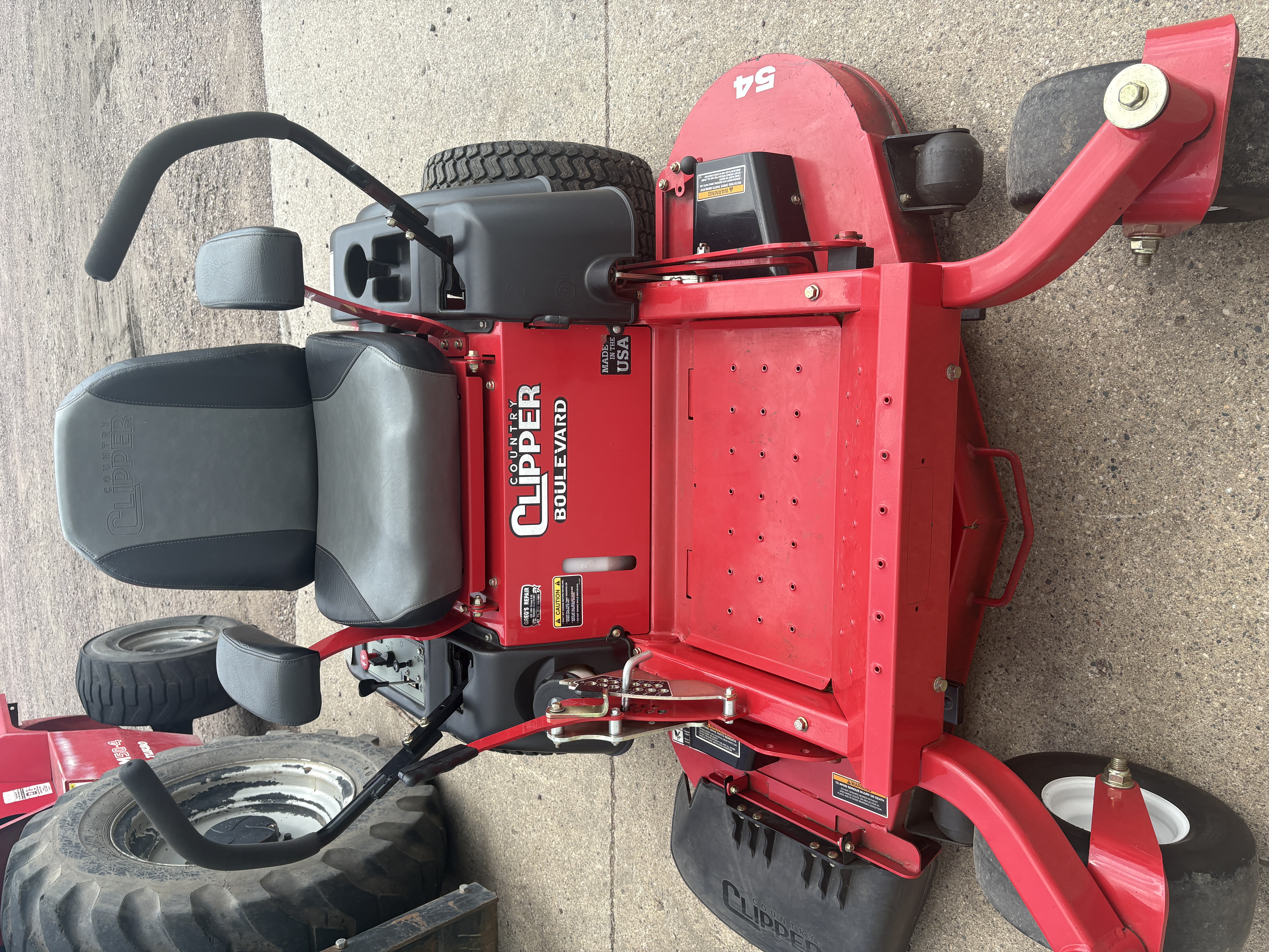 2019 Country Clipper Boulevard 54 Mower/Zero Turn