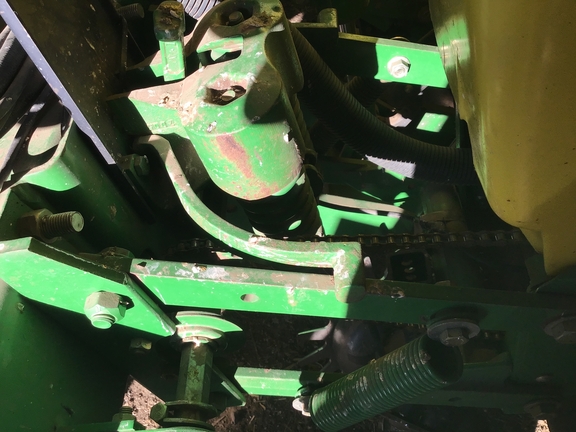 2005 John Deere 1760 Planter