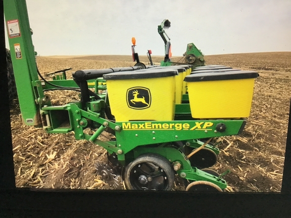 2005 John Deere 1760 Planter