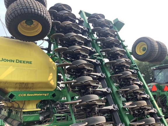 2022 John Deere N540C Air Seeder