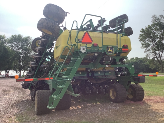 2022 John Deere N540C Air Seeder