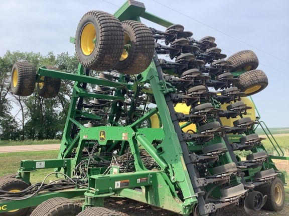 2022 John Deere N540C Air Seeder