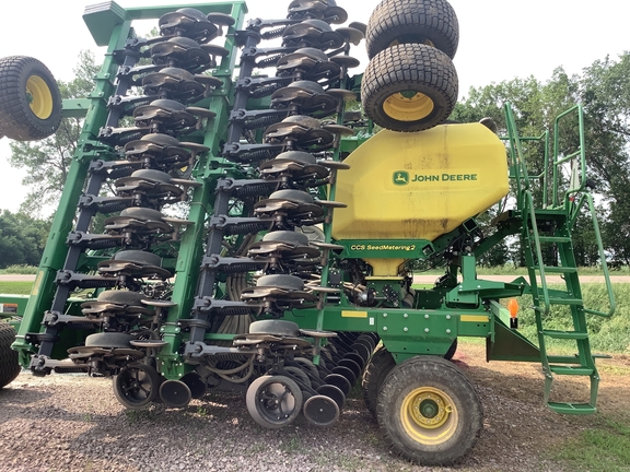 2022 John Deere N540C Air Seeder