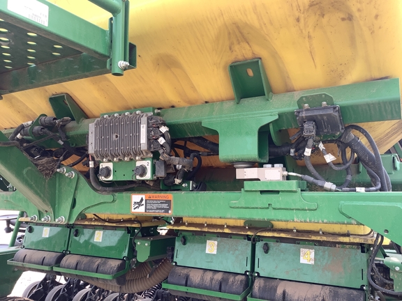 2022 John Deere N540C Air Seeder