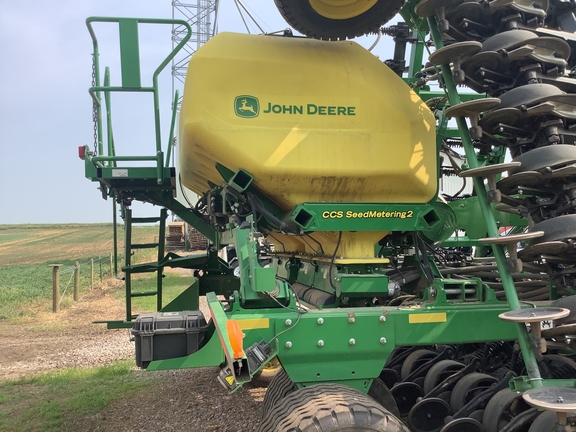 2022 John Deere N540C Air Seeder