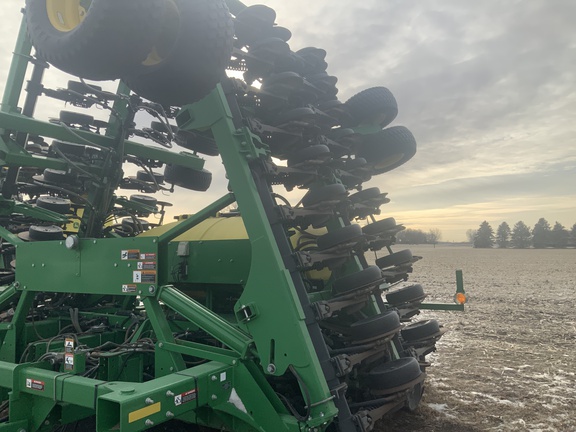 2019 John Deere 1990 Air Seeder