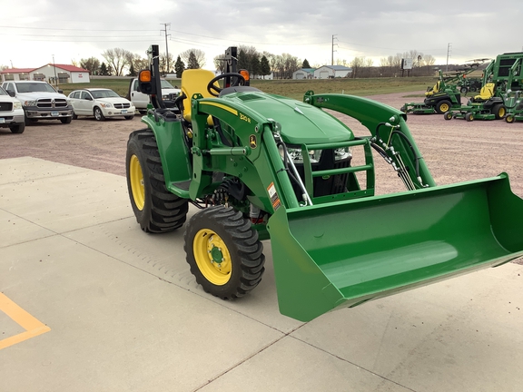 2023 John Deere 3046R Tractor Compact