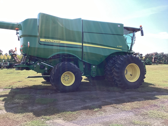 2020 John Deere S790 Combine