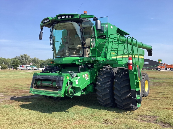 2020 John Deere S790 Combine