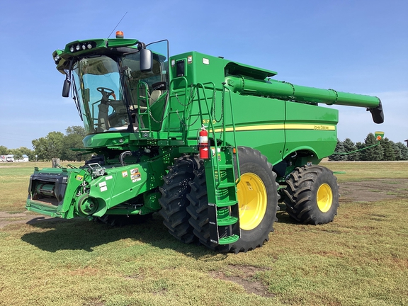2020 John Deere S790 Combine