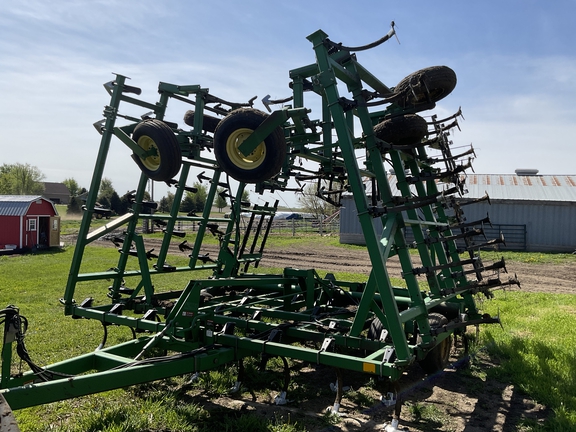 1998 John Deere 980 Field Cultivator