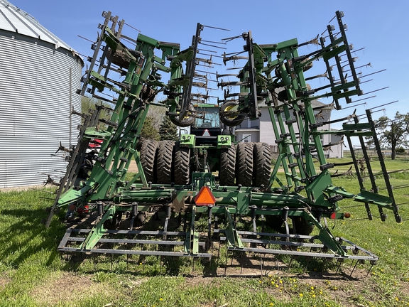 1998 John Deere 980 Field Cultivator