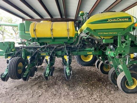 2012 John Deere 1770NT CCS Planter