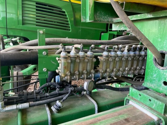 2012 John Deere 1770NT CCS Planter