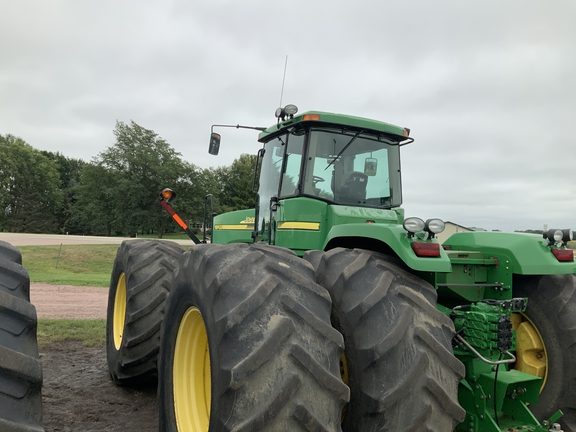 2005 John Deere 9420 Tractor 4WD