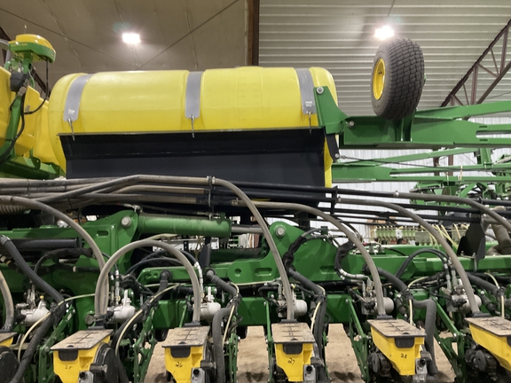 2022 John Deere DB60 Planter