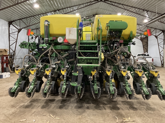 2022 John Deere DB60 Planter