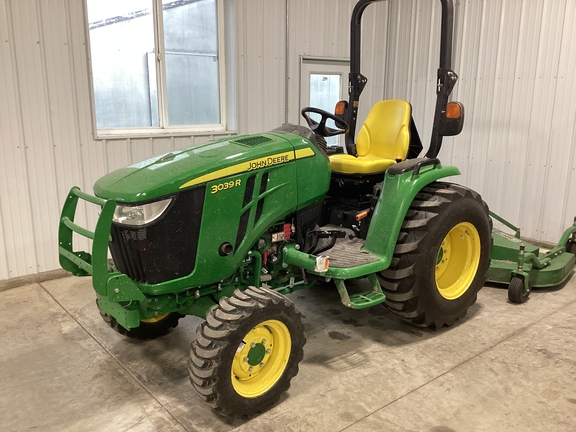 2023 John Deere 3039R Tractor Compact