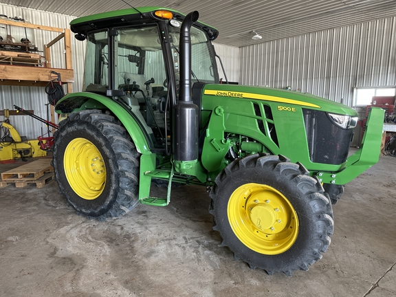 2023 John Deere 5100E Tractor