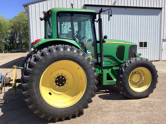 2007 John Deere 7520 Tractor