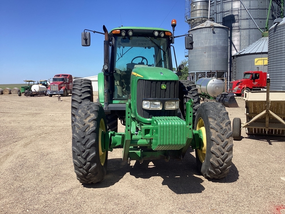 2007 John Deere 7520 Tractor