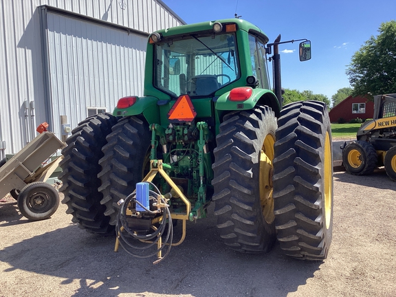 2007 John Deere 7520 Tractor