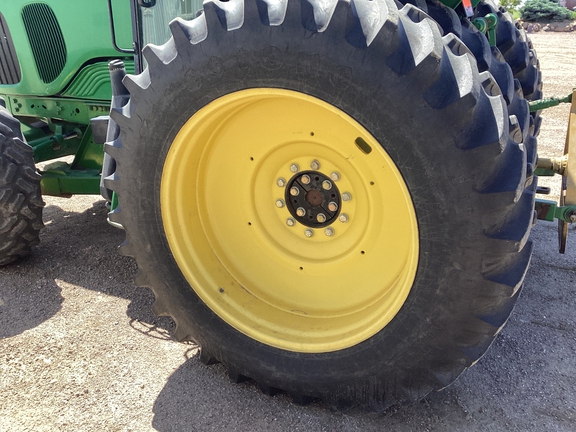 2007 John Deere 7520 Tractor