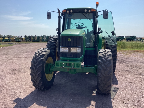 2007 John Deere 7520 Tractor