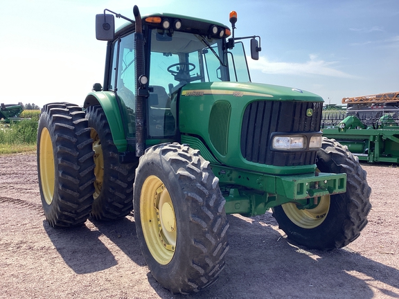 2007 John Deere 7520 Tractor
