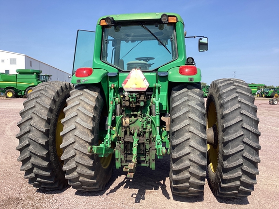 2007 John Deere 7520 Tractor