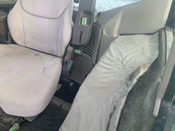 2007 John Deere 7520 Tractor