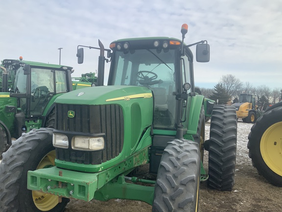 2007 John Deere 7520 Tractor